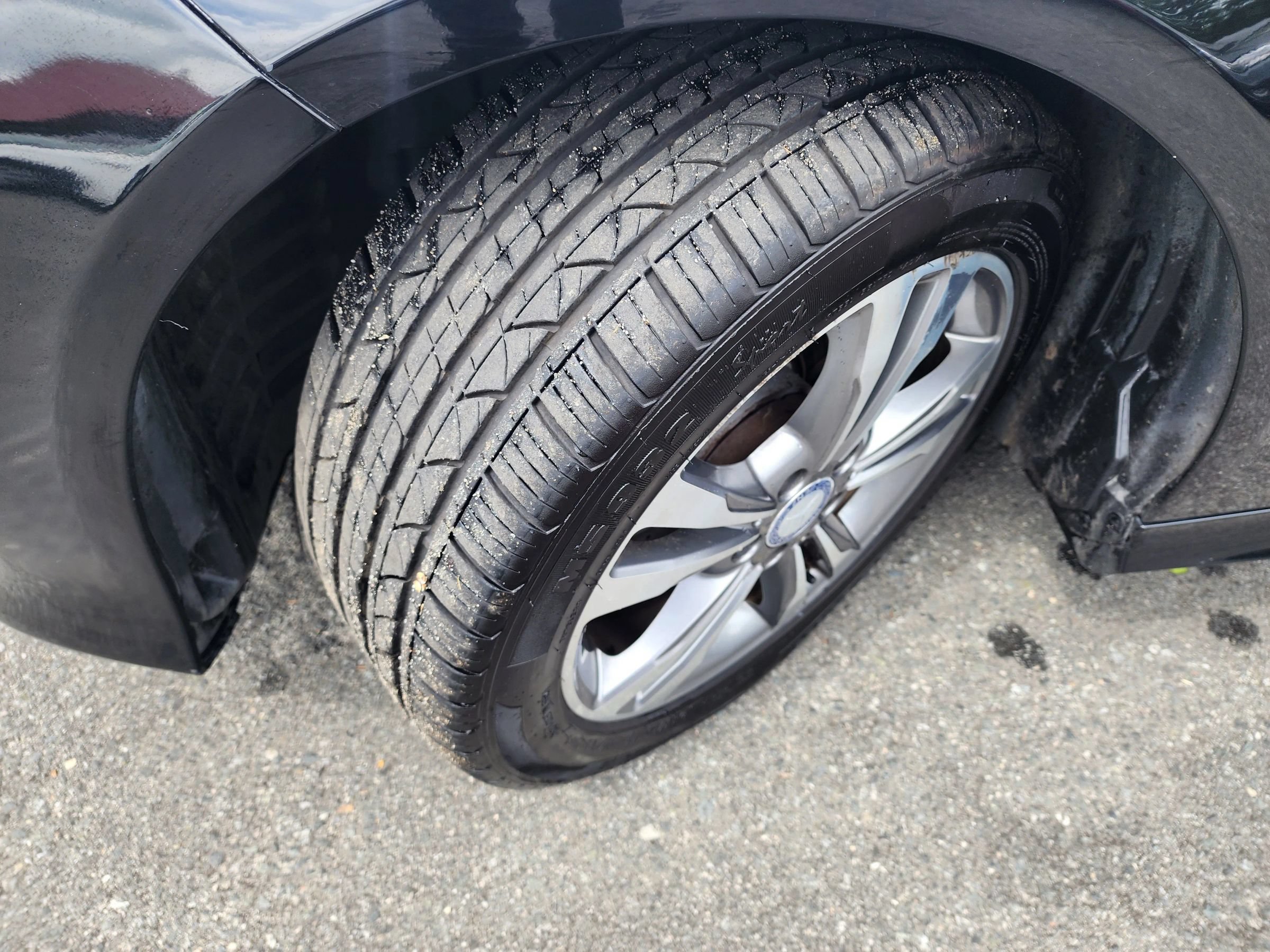 Used 2014 Mercedes-Benz E 350 4MATIC Sedan image 9