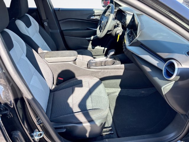 Used 2026 Chevrolet Trax LS FWD image 25