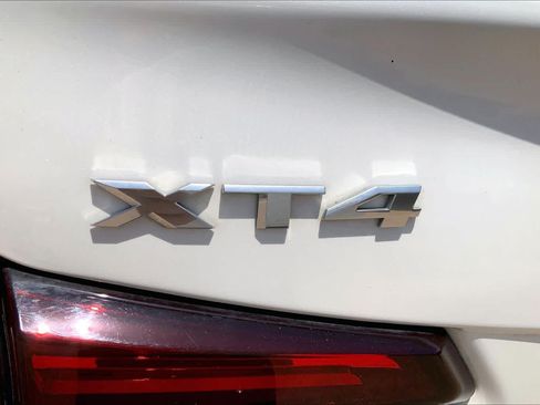 Used 2019 Cadillac XT4 Premium Luxury FWD image 33