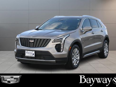 Used 2023 Cadillac XT4 Premium Luxury image 1