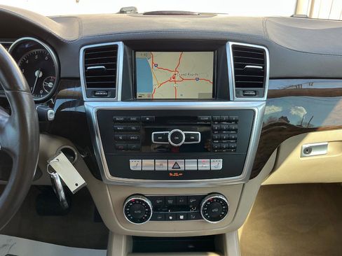 Used 2014 Mercedes-Benz GL 450 4MATIC image 23