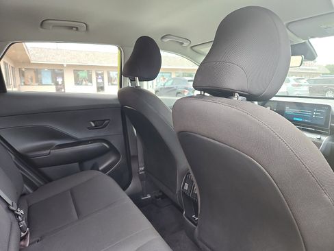 Used 2024 Hyundai Kona SEL AWD/4WD image 28