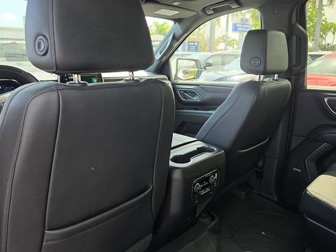 Used 2022 Chevrolet Tahoe Z71 w/ Luxury Package image 11