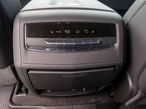 Used 2022 Cadillac Escalade ESV Luxury AWD/4WD image 33