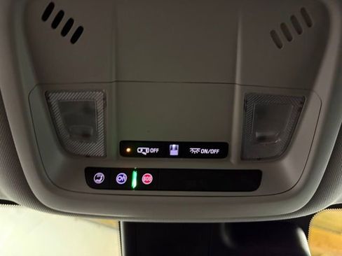 Used 2023 Chevrolet Malibu LT image 31