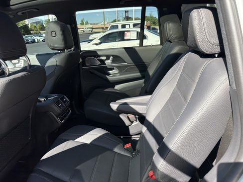 Certified 2025 Mercedes-Benz GLS 450 4MATIC image 32