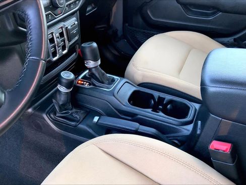 Used 2020 Jeep Gladiator Sport w/ Quick Order Package 24S image 15