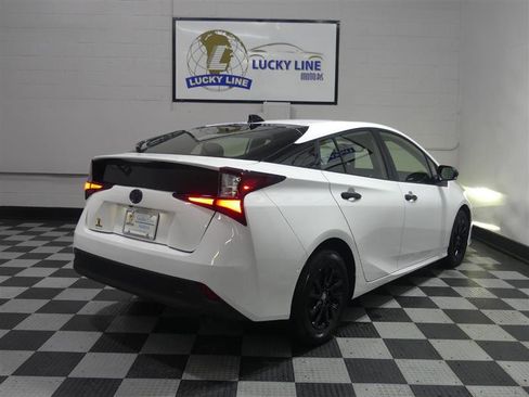 Used 2022 Toyota Prius AWD image 10