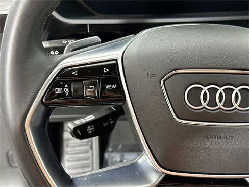 Used 2022 Audi e-tron Premium Plus image 23