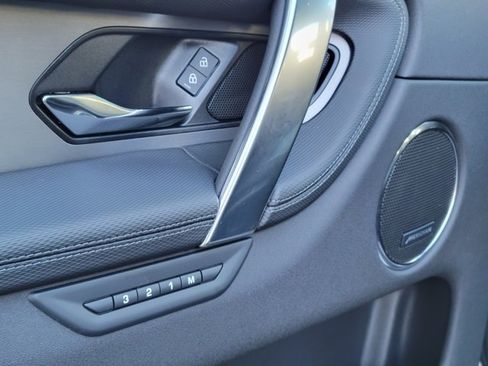 Used 2025 Land Rover Discovery Sport Dynamic SE image 27