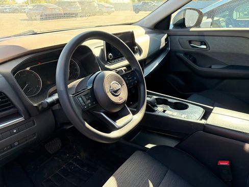 Used 2023 Nissan Rogue SV FWD image 8