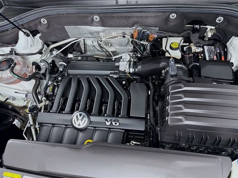 Used 2022 Volkswagen Atlas Cross Sport SE w/ Panoramic Sunroof Package image 30