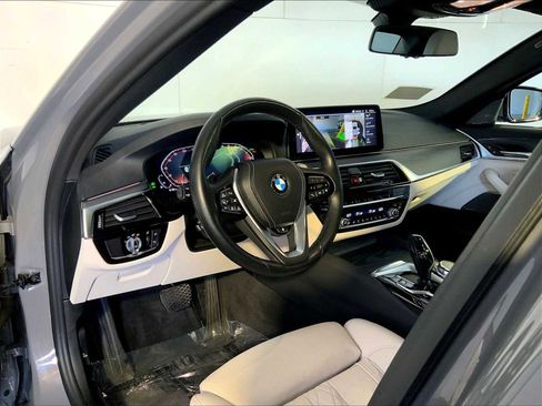 Used 2021 BMW 540i xDrive w/ Premium Package AWD/4WD image 4