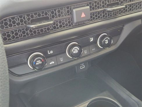 Used 2025 Honda HR-V LX image 16