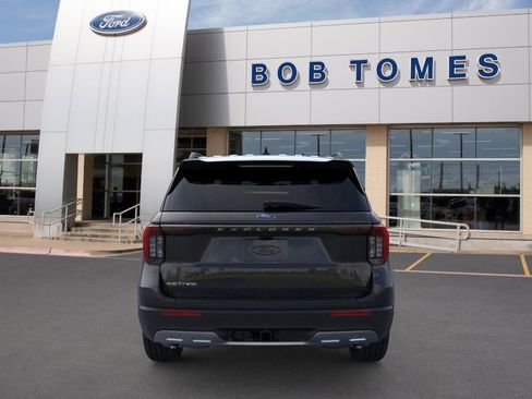 New 2026 Ford Explorer Active RWD image 7