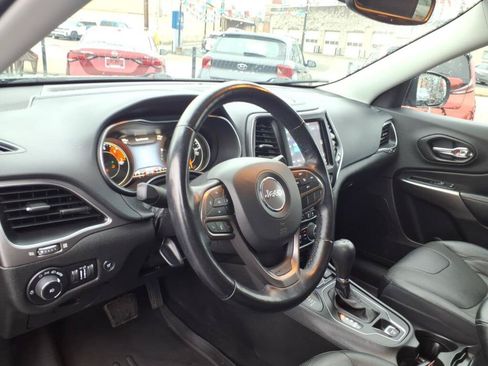 Used 2021 Jeep Cherokee Latitude Lux w/ Comfort/Convenience Group AWD/4WD image 9