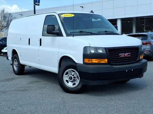 Certified 2023 GMC Savana 2500 w/ Driver Convenience Package image 32