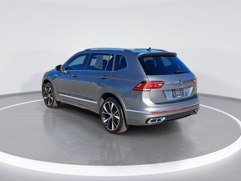 Certified 2024 Volkswagen Tiguan SEL R-Line image 5