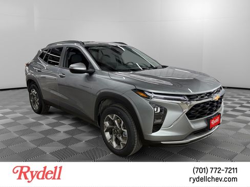 Used 2025 Chevrolet Trax LT w/ Driver Confidence Package FWD image 7