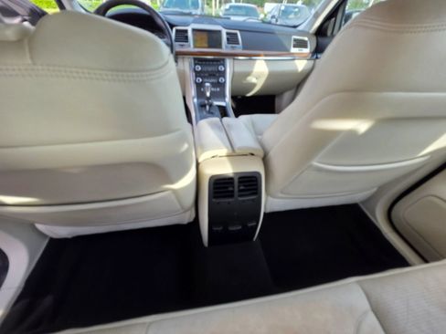 Used 2009 Lincoln MKS FWD image 16