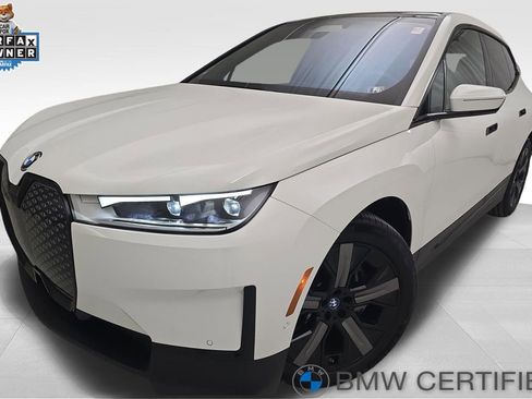 Used 2025 BMW iX xDrive50 image 1