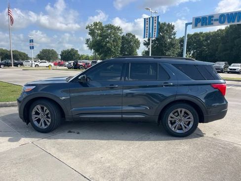 Used 2022 Ford Explorer XLT w/ Equipment Group 202A RWD image 3