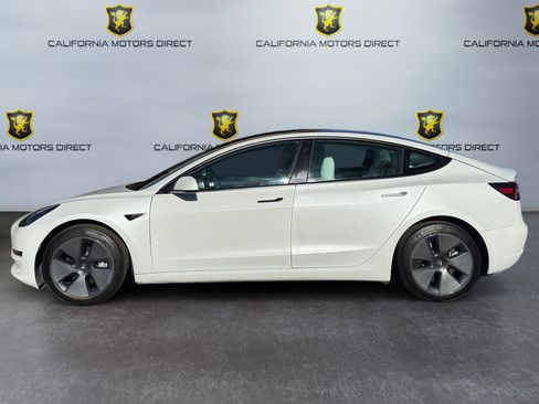 Used 2023 Tesla Model 3 Standard Range image 2