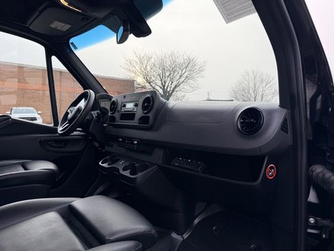 Used 2020 Mercedes-Benz Sprinter 3500 image 12