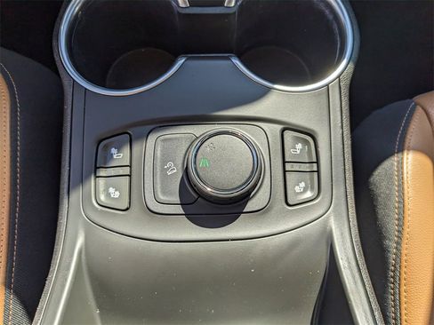 Used 2018 GMC Terrain SLT w/ Preferred Package image 27