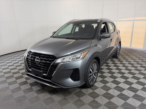 Certified 2023 Nissan Kicks SV FWD image 2