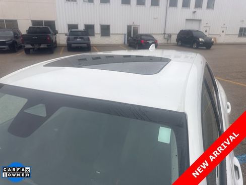 Used 2024 Honda HR-V EX-L image 10