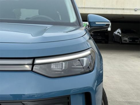 New 2026 Volkswagen Tiguan SE image 2