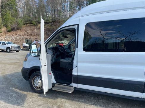 Used 2019 Ford Transit 350 XL RWD image 5