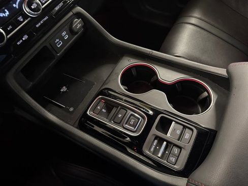 Used 2025 Honda Pilot Black Edition image 20