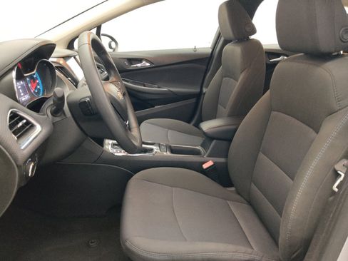 Used 2017 Chevrolet Cruze LT w/ Convenience Package FWD image 17