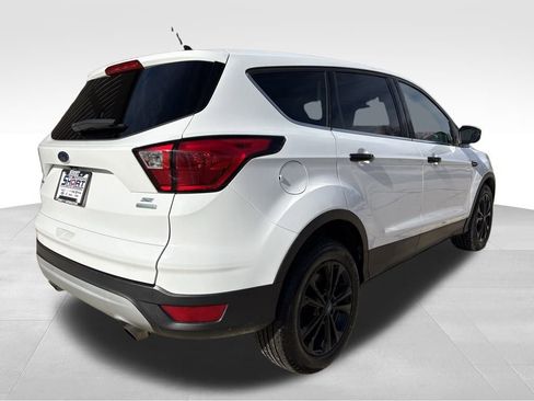 Used 2019 Ford Escape SE image 5