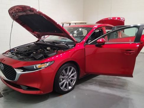 Used 2024 MAZDA MAZDA3 s FWD image 11