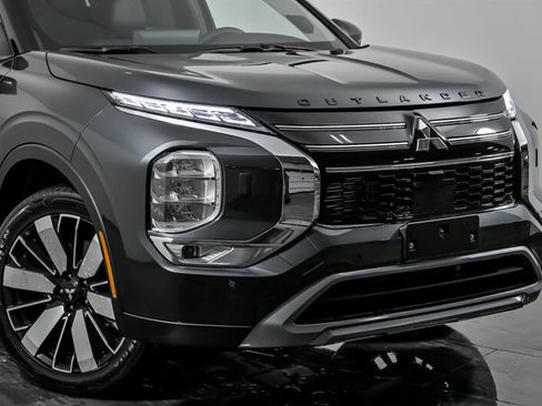 New 2026 Mitsubishi Outlander SE AWD/4WD image 2