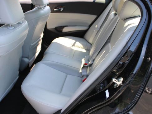 Used 2017 Acura ILX image 11