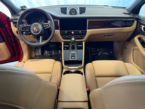 Certified 2026 Porsche Macan AWD/4WD image 17