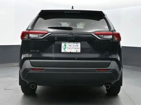 Used 2023 Toyota RAV4 LE image 8