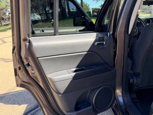 Used 2015 Jeep Patriot Sport AWD/4WD image 21