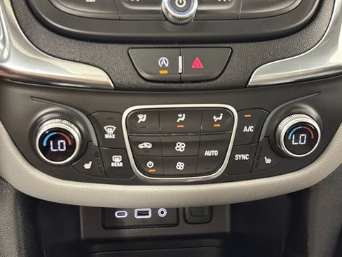 Used 2024 Chevrolet Equinox LT AWD/4WD image 21