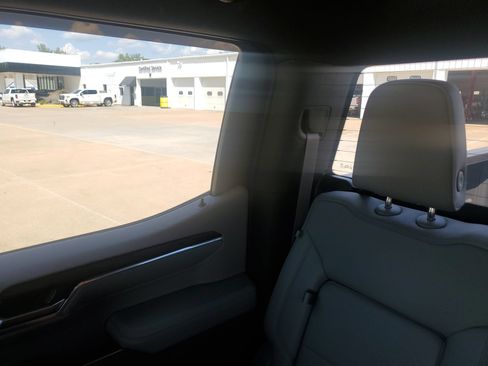 Used 2023 GMC Sierra 1500 SLT w/ SLT Premium Package AWD/4WD image 13