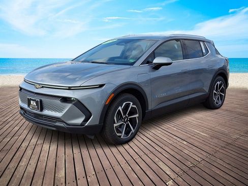 New 2026 Chevrolet Equinox EV LT AWD/4WD image 2