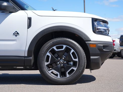 Used 2024 Ford Bronco Sport Outer Banks w/ Tech Package AWD/4WD image 11