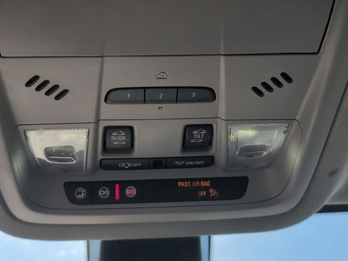 Used 2022 GMC Acadia AT4 image 13