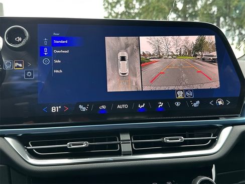 New 2026 Chevrolet Equinox EV LT image 25