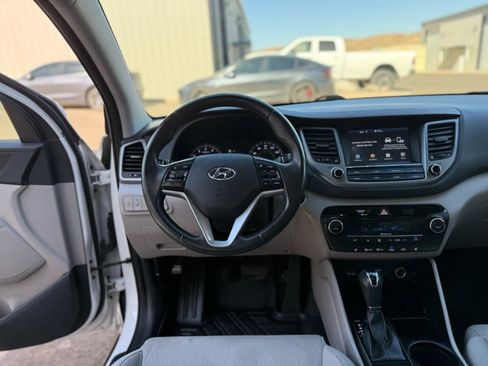 Used 2018 Hyundai Tucson Value AWD/4WD image 25