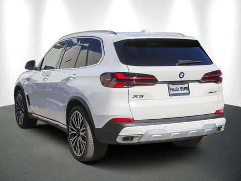 New 2026 BMW X5 xDrive40i w/ Executive Package image 4